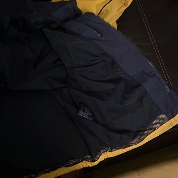 Henri Lloyd yellow sailing jacket. Tuck away hood. - Picture 4 of 4